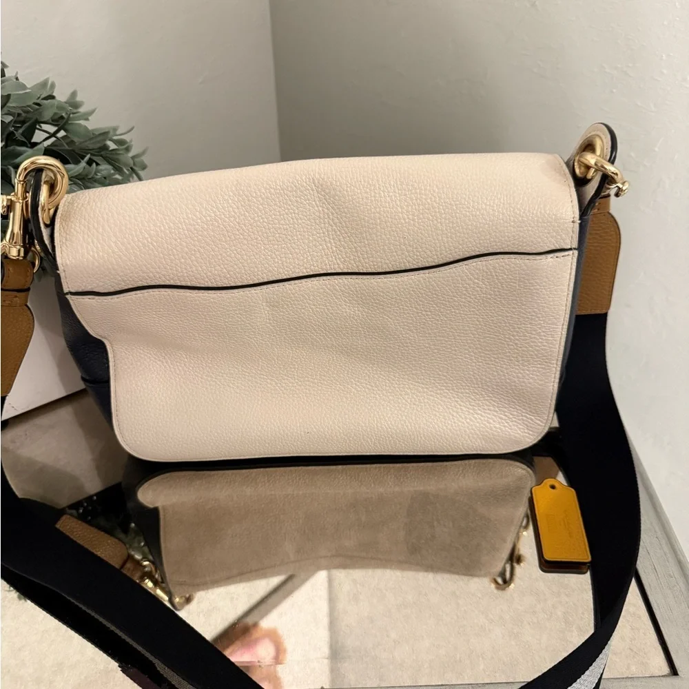 Coach | Marvel Jes Messenger With Carol Danvers